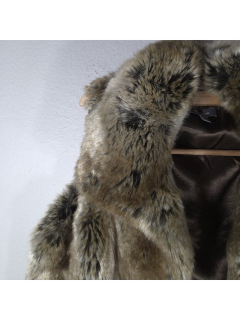 Neiman Marcus Faux Fur Collared Vest Womens Brown Size L Open Front - Picture 5 of 16